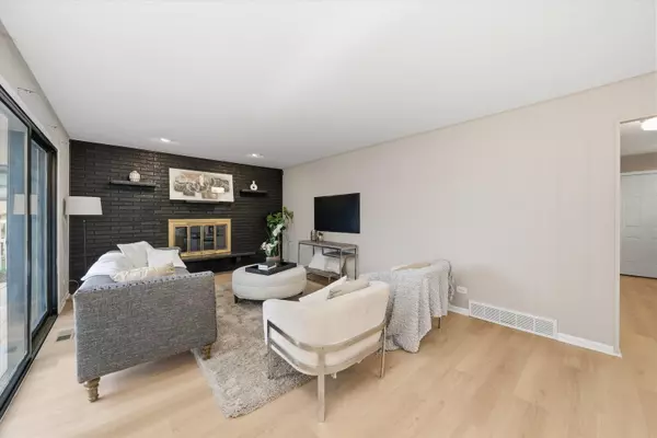 South Holland, IL 60473,17048 Clyde Avenue