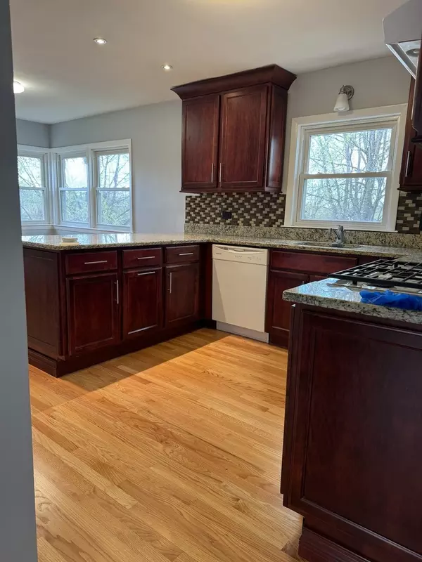 Chicago, IL 60617,10300 S Avenue F #-1