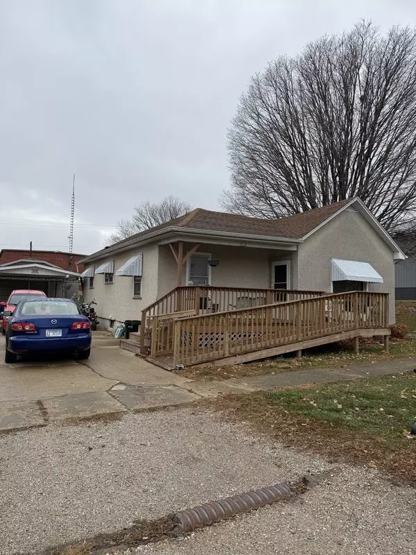 316 N La Salle Avenue, Ladd, IL 61329