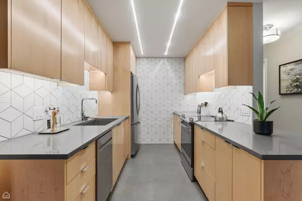 Chicago, IL 60626,6619 N Sheridan Road #401