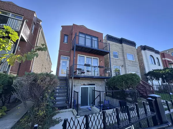 2711 W Congress Parkway #3, Chicago, IL 60612