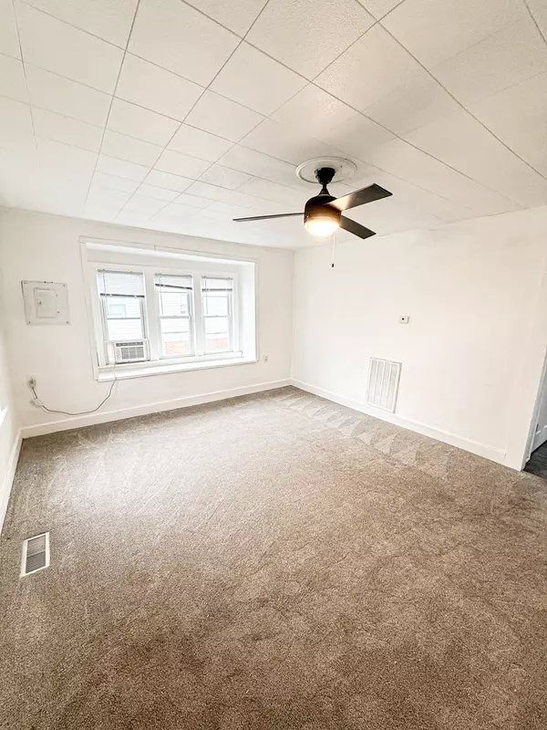 Aroma Park, IL 60910,216 E 3rd Street