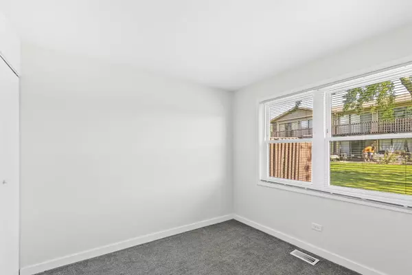 Hanover Park, IL 60133,5880 Rembrandt Court #C