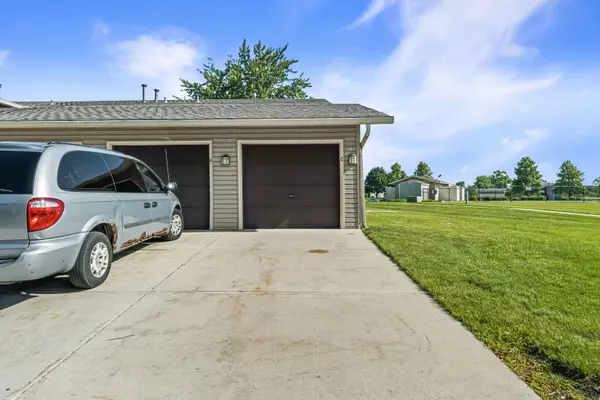 Hanover Park, IL 60133,5880 Rembrandt Court #C