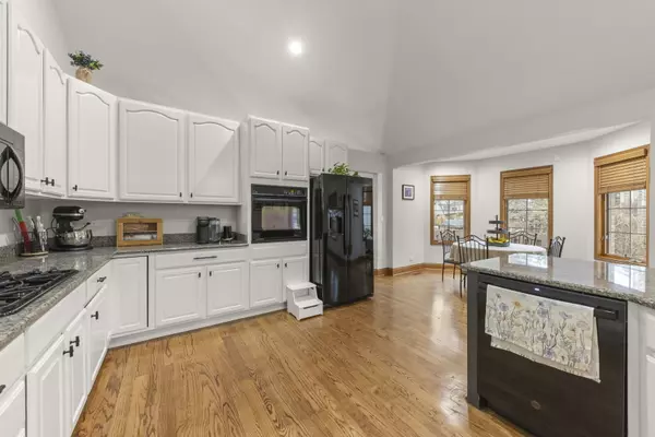 Lombard, IL 60148,393 E 16th Place