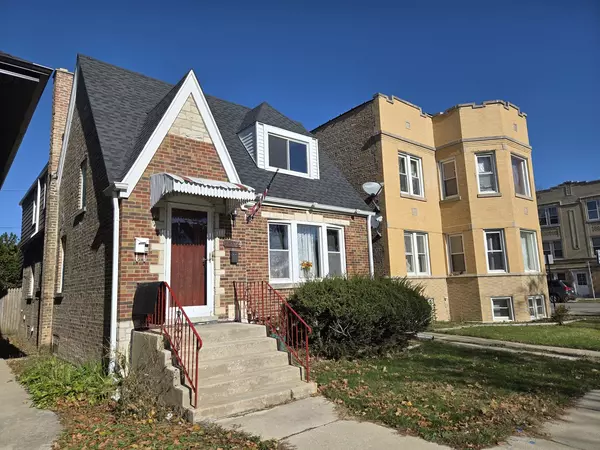 5204 W Newport Avenue #2, Chicago, IL 60641