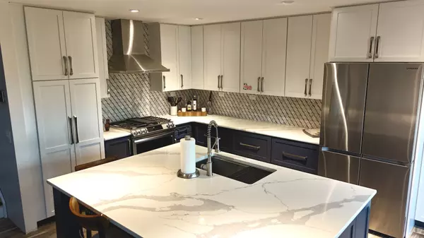 Elgin, IL 60123,949 Millcreek Circle