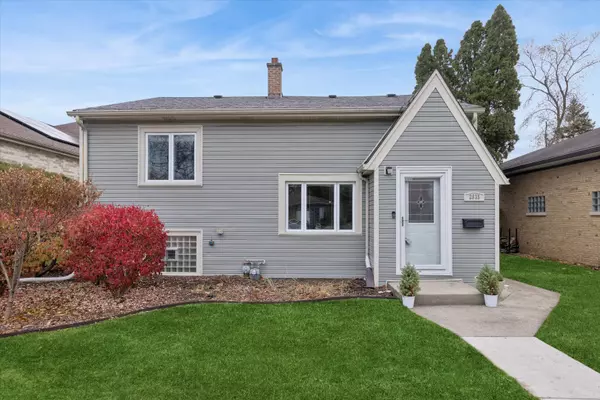 2935 Vernon Avenue, Brookfield, IL 60513