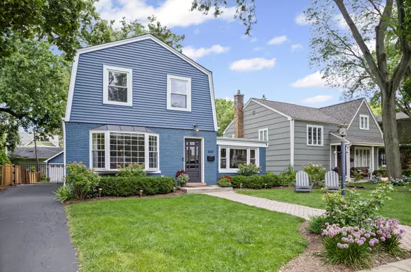 449 Longfellow Avenue, Glen Ellyn, IL 60137