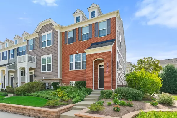 805 E Hamlin Lane, Arlington Heights, IL 60004