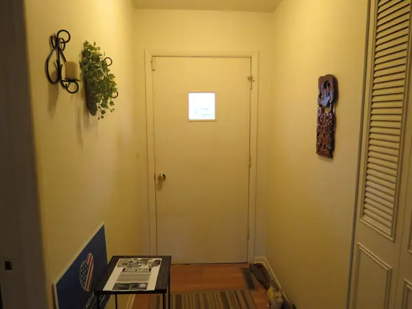 Woodridge, IL 60517,6829 Roberts Drive