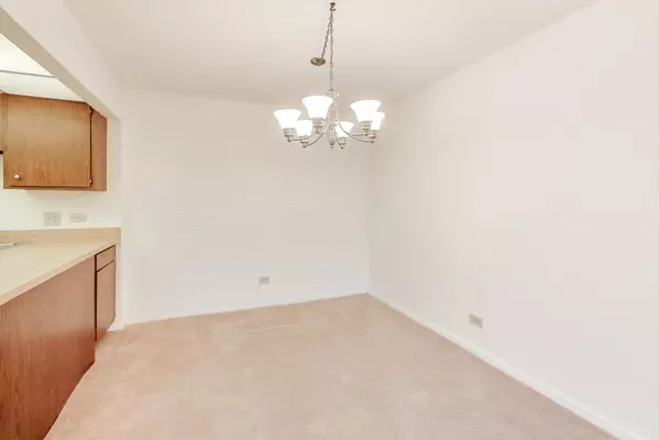 La Grange, IL 60525,75 S 6th S Avenue #204