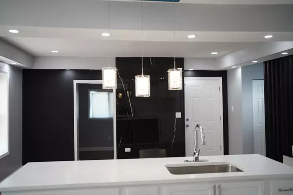 Chicago, IL 60619,8841 S Wabash Avenue