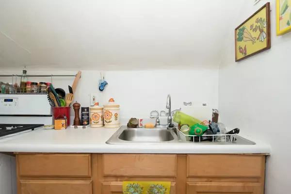 Chicago, IL 60622,2015 W Iowa Street #2