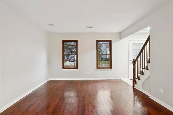 Mundelein, IL 60060,20 S Parliament Way