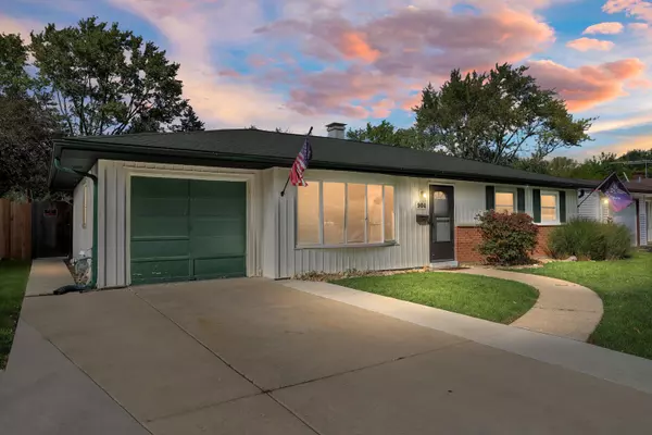 904 Woodland Drive, Wheeling, IL 60090