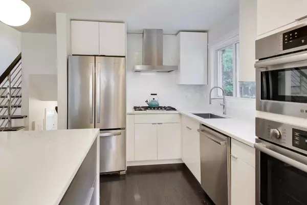 Glencoe, IL 60022,560 Drexel Avenue