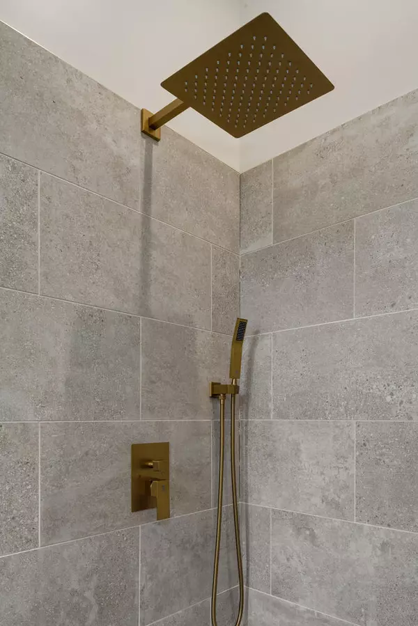 Chicago, IL 60614,1810 N Wells Street #103