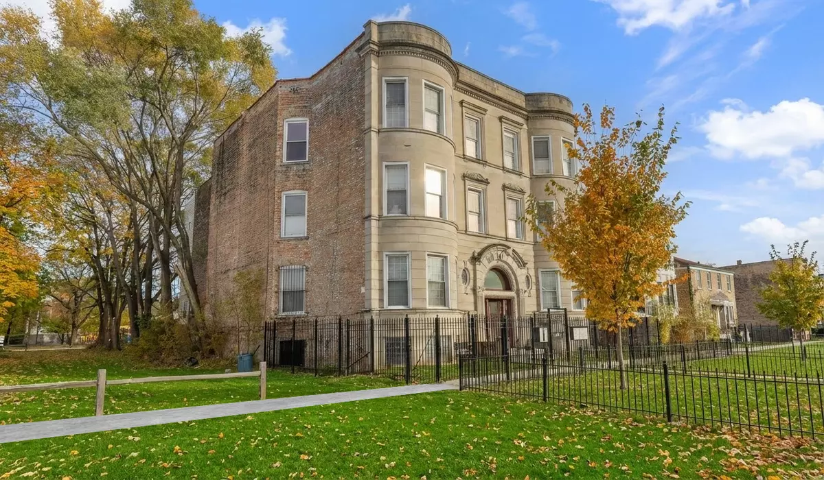 Chicago, IL 60615,5341 S Indiana Avenue #3