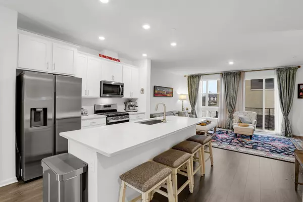 Schaumburg, IL 60173,1200 Lakepointe Drive