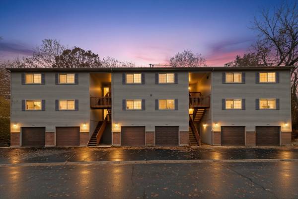 1017 Brookdale Drive, Carpentersville, IL 60110