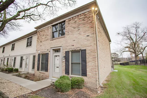 Hoffman Estates, IL 60619,1845 Bristol Walk