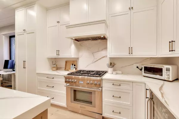 Chicago, IL 60614,1644 W Diversey Parkway #1