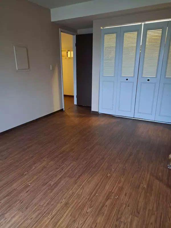 Vernon Hills, IL 60061,13 W TIMBER Lane #1