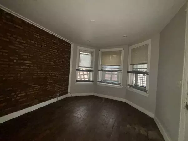 Chicago, IL 60637,6617 S Vernon Avenue