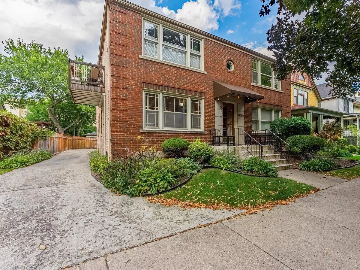 Oak Park, IL 60302,1038 Superior Street #1W