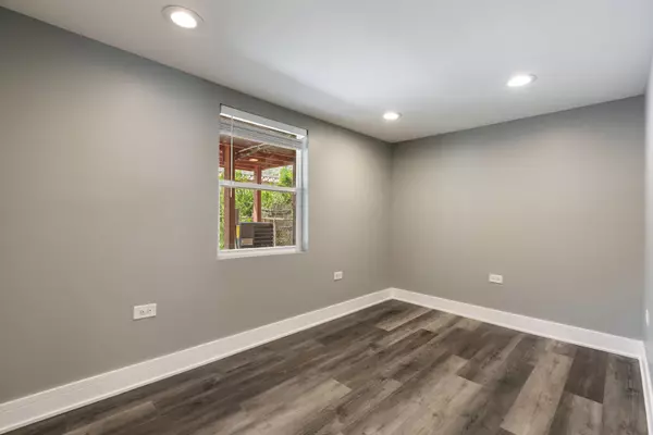 Chicago, IL 60625,4624 N Springfield Avenue #1