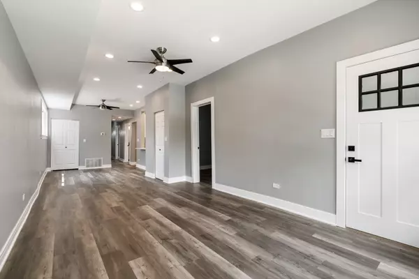 4624 N Springfield Avenue #2, Chicago, IL 60625