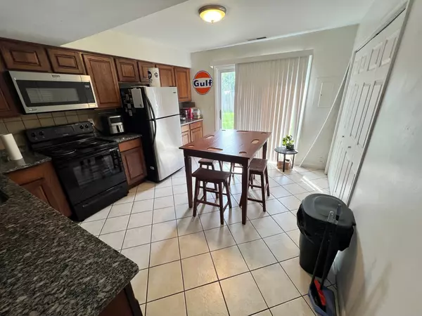 Aurora, IL 60505,1227 Marywood Court