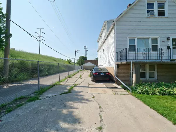 Chicago, IL 60629,3601 W 58th Place