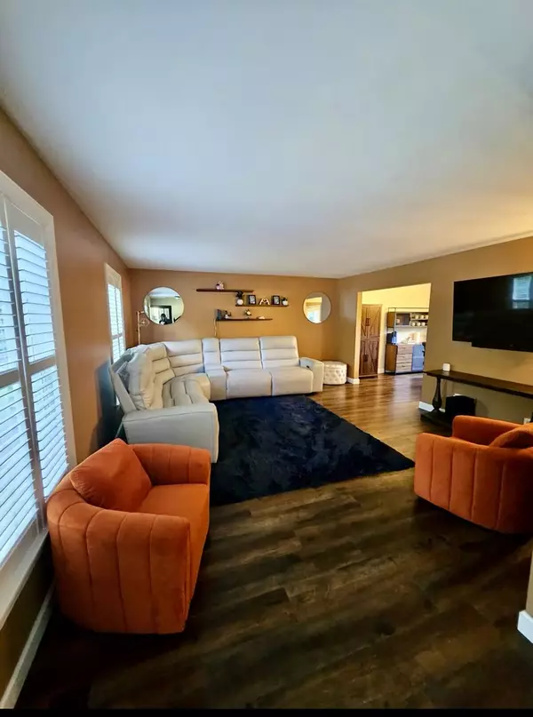 Gurnee, IL 60031,5469 Barnwood Drive