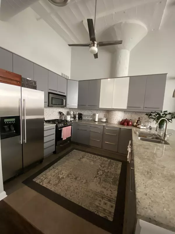 Chicago, IL 60614,2750 N Wayne Avenue #M