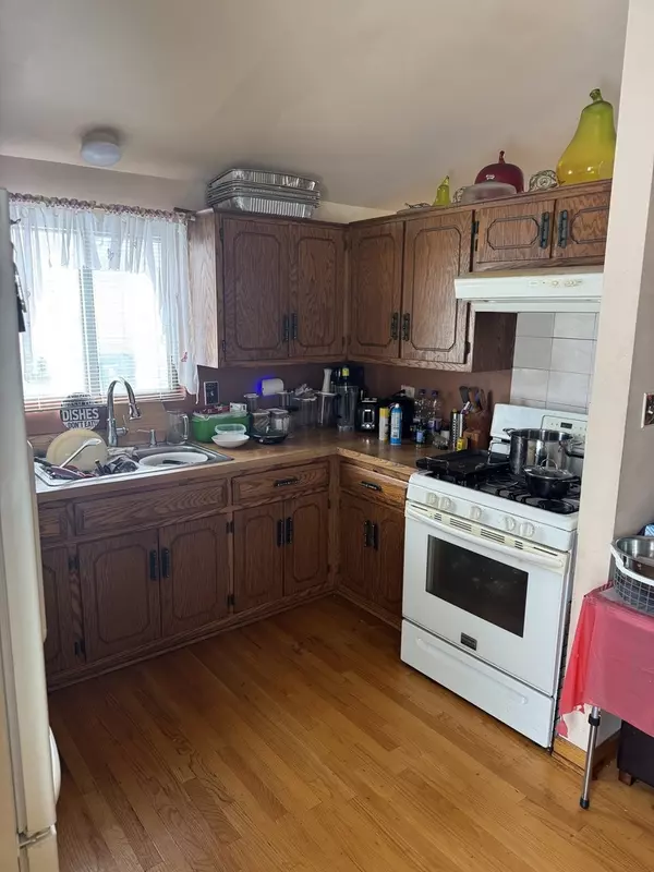 Matteson, IL 60443,5728 Woodgate Drive