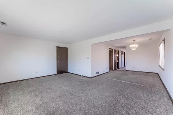 Justice, IL 60458,7560 Banks Street #2