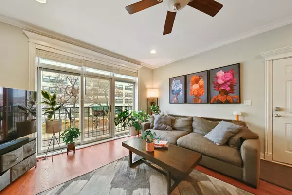 Chicago, IL 60640,4853 N Winthrop Avenue #2S