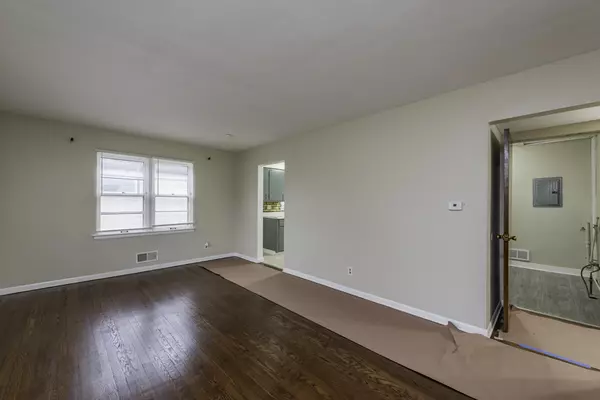 Winthrop Harbor, IL 60096,922 Landon Avenue