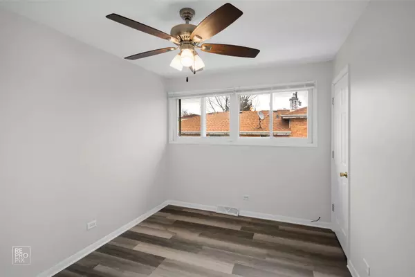 Bensenville, IL 60106,502 E Memorial Road