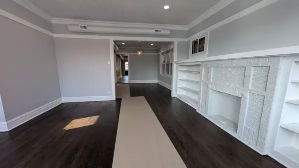 Chicago, IL 60630,5028 W Lawrence Avenue #2