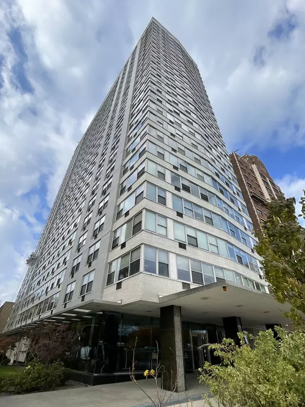 3900 N Lake Shore Drive #25C, Chicago, IL 60613
