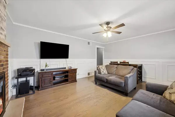 Westchester, IL 60154,1119 Newcastle Avenue