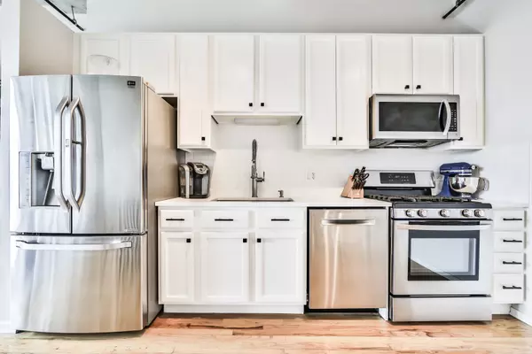 Chicago, IL 60607,6 S Laflin Street #709