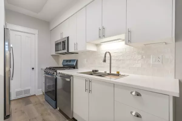 Oak Park, IL 60302,1032 N Austin Boulevard #1N