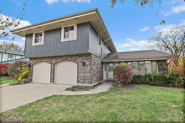 Schaumburg, IL 60193,1126 Tiverton Court