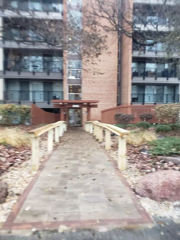 Lisle, IL 60532,Address not disclosed