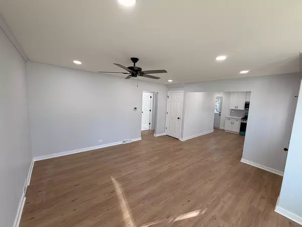 Burbank, IL 60459,8325 Melvina Avenue