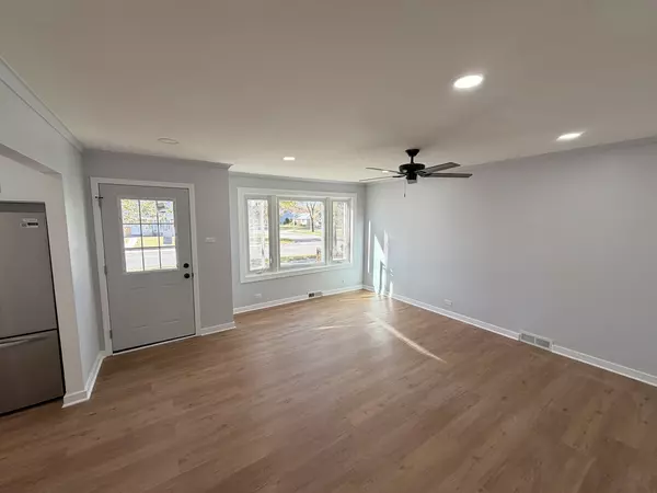 Burbank, IL 60459,8325 Melvina Avenue